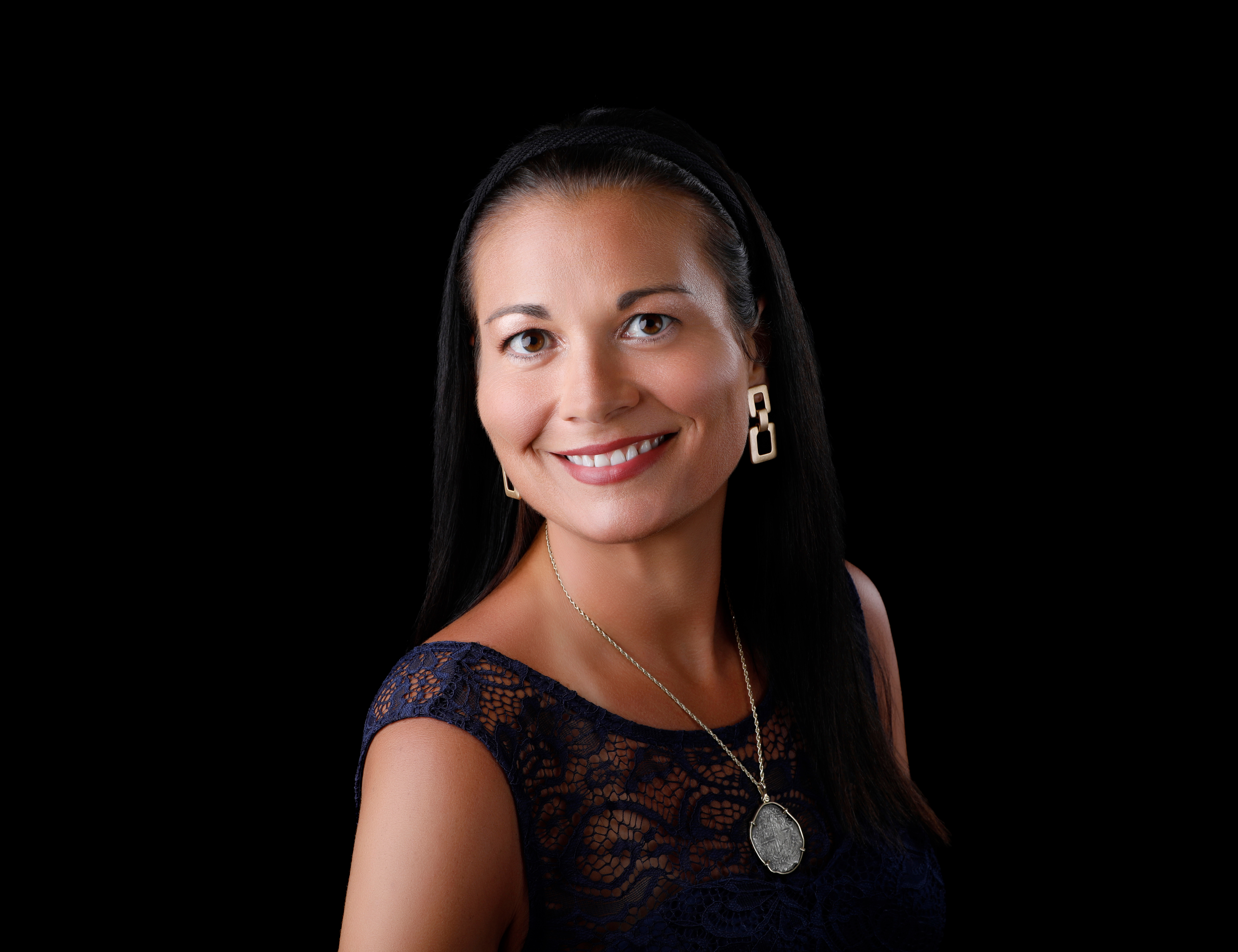 Noel Holly Calzolano, Sales Associate at Waterfront Realty Group, Inc.